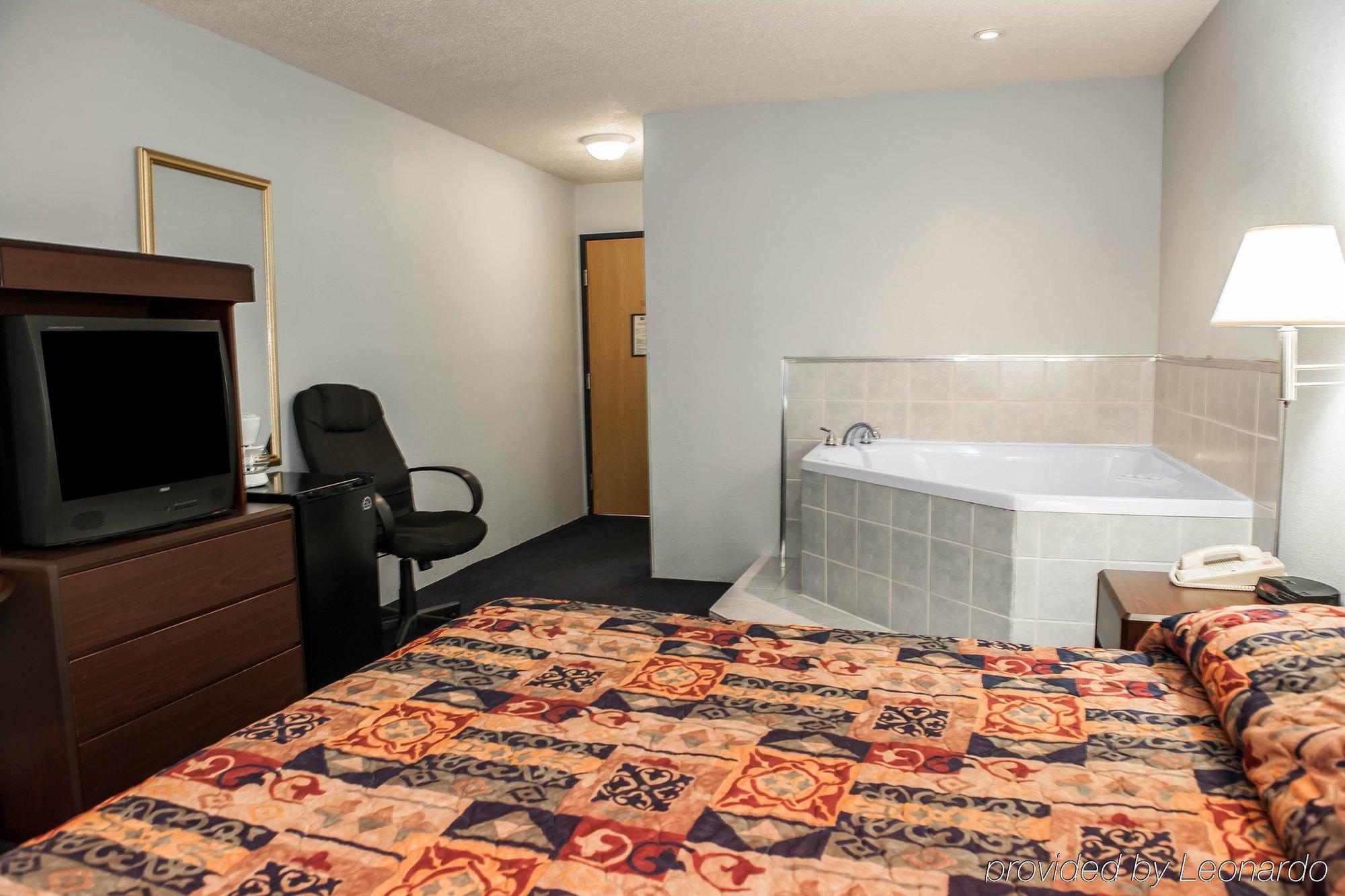 Econo Lodge West Lafayette Exteriör bild