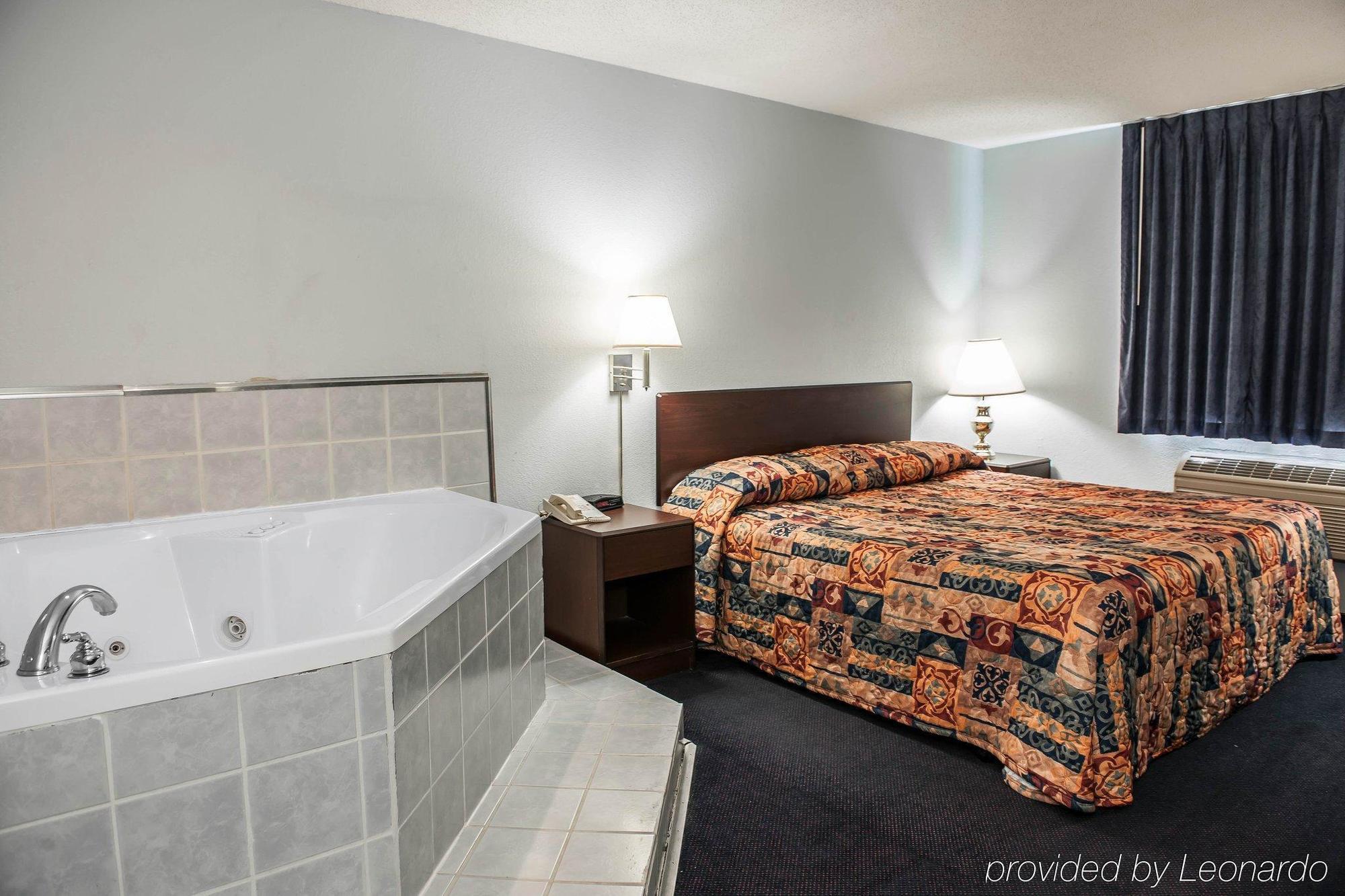 Econo Lodge West Lafayette Exteriör bild